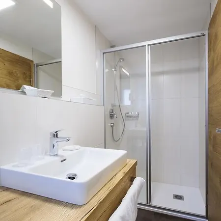 アパートホテル Madeleine Superior Inklusive Summercard 4*