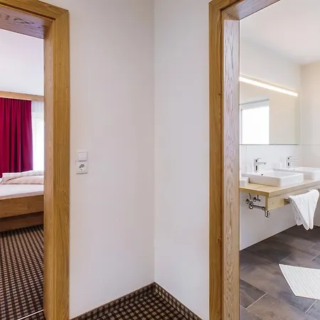 Madeleine Superior Inklusive Summercard ゼルデン