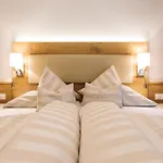 Aparthotel Madeleine Superior Inklusive Summercard